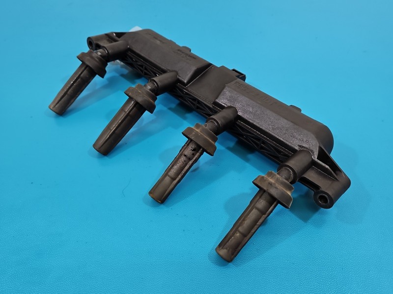 Cewka zapłonowa Citroen Xsara Picasso 1.6 8V Uszkodzone mocowanie 9628158580