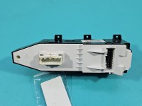 Przełącznik szyb Hyundai Santa Fe III 12–18 39S490-1110, 93570-4Z305 Europejska, Pęknięty kawałek przełącznika, wytarty...