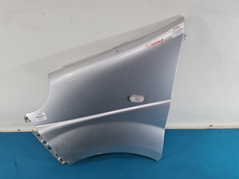 Błotnik przód lewy Nissan Primastar 01-14 srebrny