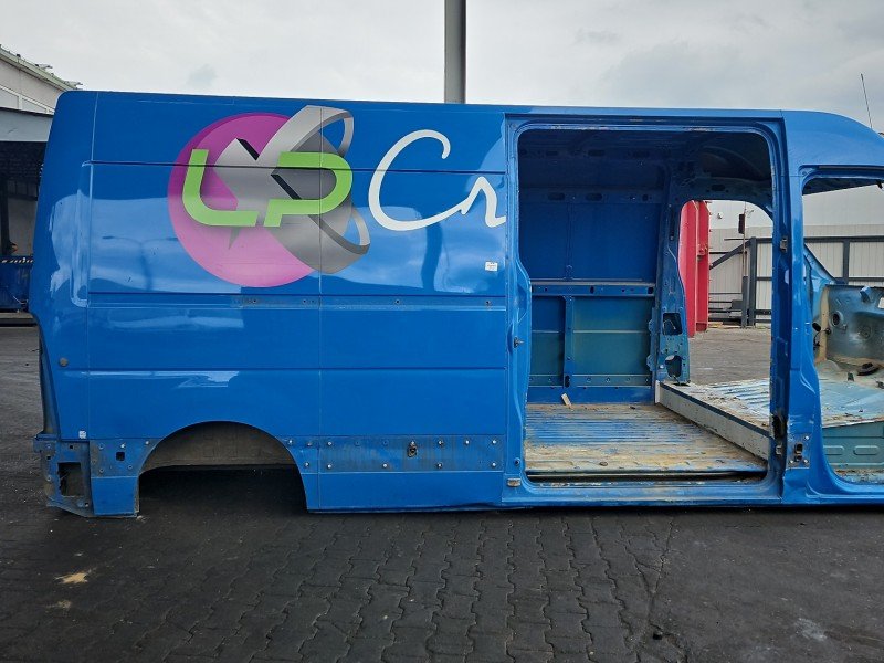 Błotnik tył prawy ćwiartka Renault Master III 10-24 niebieski O423 HB