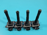 Cewka zapłonowa Audi A8 D2 058905105 4.2 V8 Producent części: Audi, Europejska, 4szt. Uszkodzona osłona gumowa