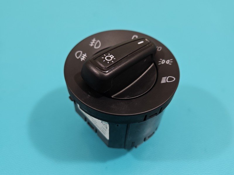 Przełącznik włącznik świateł Skoda Octavia III 5E0941431D