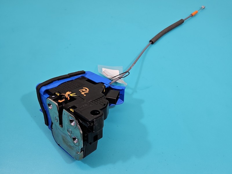 Zamek przód lewy 81310-Q0000 i20 III 2020- EUROPA Hyundai, 4pin