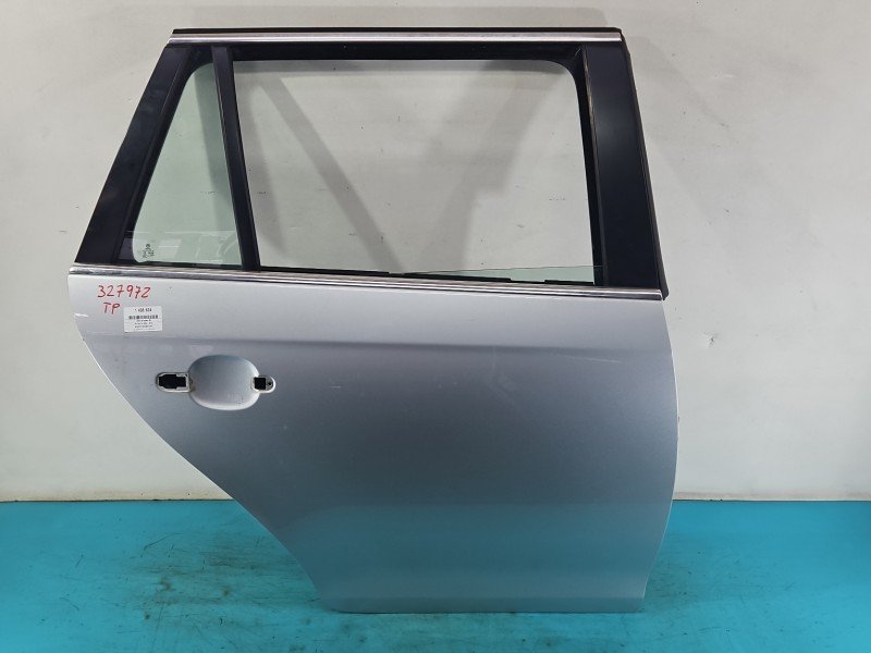 Drzwi tył prawe Vw Golf VI kombi 5d srebrny LA7W Drzwi tył prawe Vw Golf VI kombi 5d srebrny LA7W