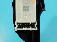 Przełącznik szyb INFINITI QX50 INFINITI, przód prawy EU