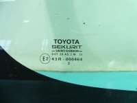 Szyba karoseryjna tył prawa Toyota Yaris I