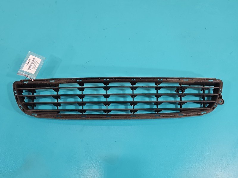 Zaślepka kratka zderzaka środkowa atrapa Opel Zafira B 13124978