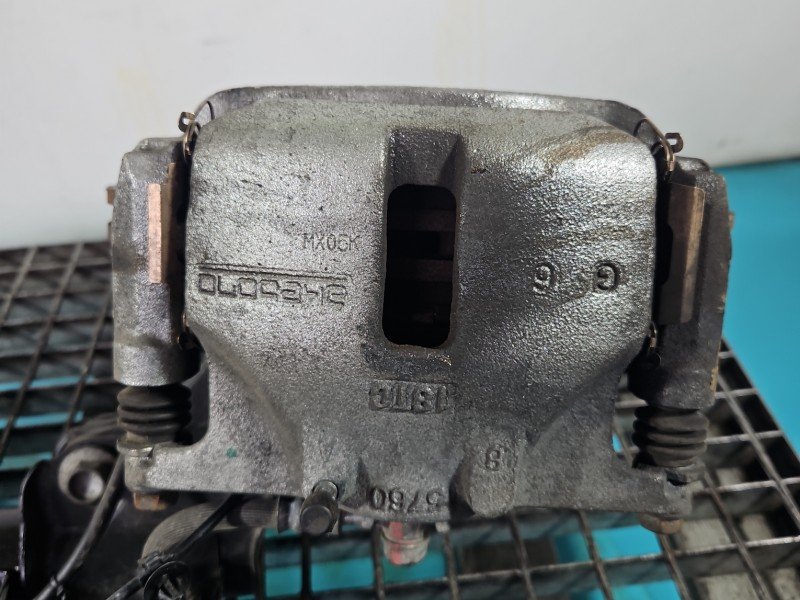 Zacisk przód lewy Suzuki Vitara II 2015- 1.4 T