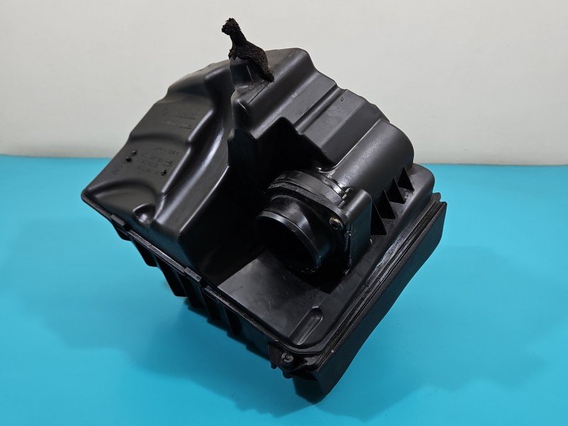 Obudowa filtra powietrza Renault Megane III 8200947664B 2.0 CVT 16V Obudowa filtra powietrza Renault Megane III 8200947664B 2.0 CVT 16V