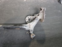 Tylna belka oś tył Toyota Auris I 1.6 VVTI