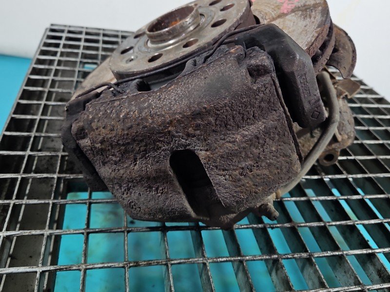 Zacisk przód prawy Skoda Yeti 2.0 tdi