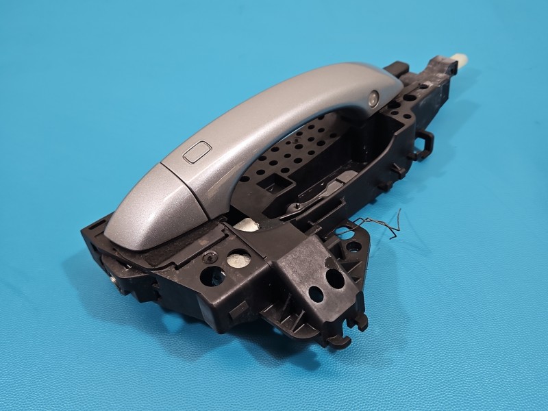 Klamka przód prawa zewnętrzna AUDI A6 C7 4H0837886