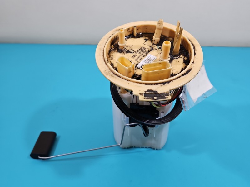 pompka Pompa paliwa Seat Leon III 12- 2.0 tdi (Crmb) 5Q0919050P Producent części: Seat, 4 PIN pompka Pompa paliwa Seat Leon III 12- 2.0 tdi (Crmb) 5Q0919050P Producent części: Seat, 4 PIN