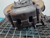 Zacisk przód prawy Mitsubishi Outlander III 12- 2.4 wiel