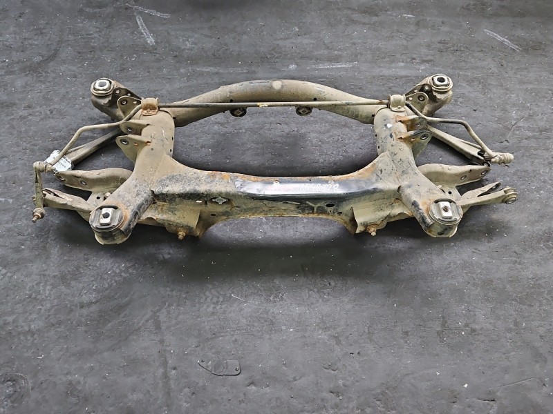 Tylna belka oś tył bmw F30 2.0d (NZ7D20C)