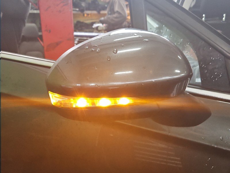 Lusterko prawe Ford Mondeo Mk5 zgnita zieleń europa Lusterko prawe Ford Mondeo Mk5 zgnita zieleń europa