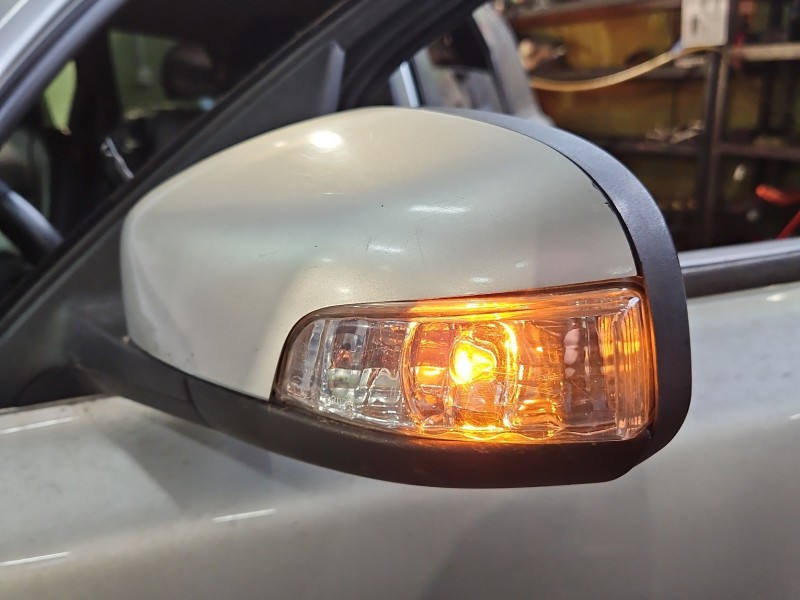 Lusterko lewe Volvo V50 S40 II 8pin PRZEBARWIENIE europa