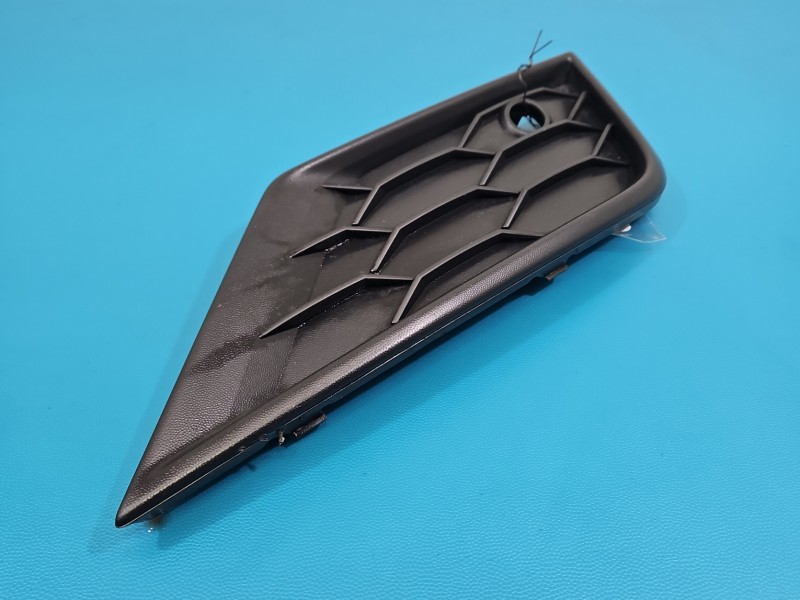 Zaślepka kratka zderzaka prawa atrapa Vw Tiguan II 16- 5NA853666A