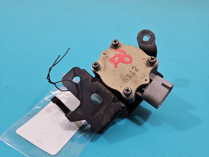 Czujnik poziomowania xenon LEXUS RX II 03-08 Czujnik poziomowania xenon LEXUS RX II 03-08