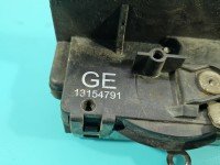 Zamek przód lewy 13154791 Opel Meriva A EUROPA Producent części: OPEL, 8pin