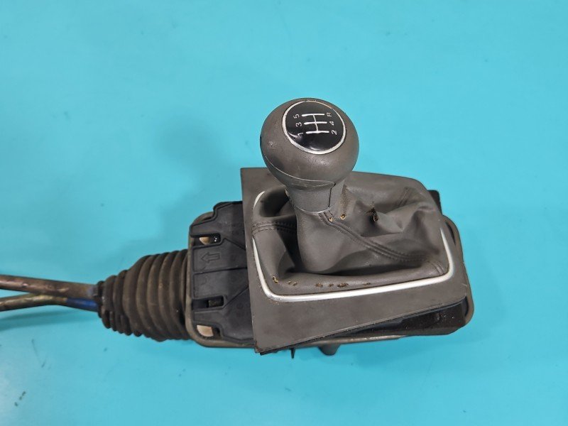 DŹWIGNIA LEWAREK WYBIERAK LINKI Audi A4 B6 2.0 20V