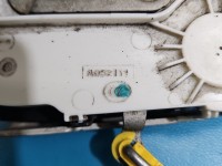 Zamek przód lewy 68164357AA Jeep Cherokee KL EUROPA Producent części: JEEP, 4 piny. Brak oslony