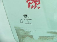 Szyba drzwi przód prawa HYUNDAI i20 II 14-20 HB