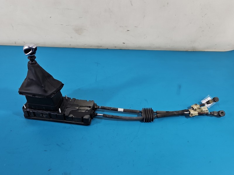 DŹWIGNIA LEWAREK WYBIERAK LINKI Peugeot 308 II T9 1.2 12V