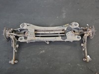 Tylna belka oś tył Toyota Auris II 1.8 hybryda