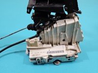 Zamek przód prawy 1697202835 Mercedes W169 EUROPA 4pin. Uszkodzone zapięcie trzymającej wtyczkę
