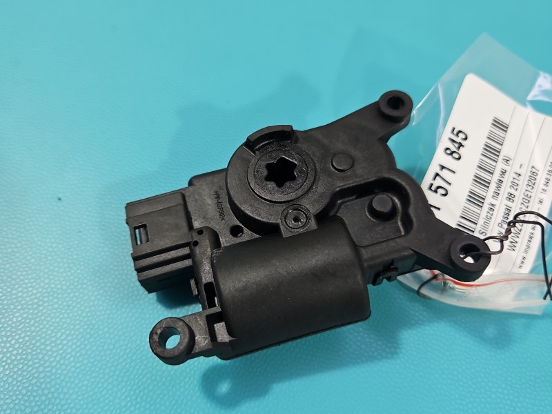 Silniczek nawiewu NAGRZEWNICY Vw Passat B8 5Q0907511A EUROPA