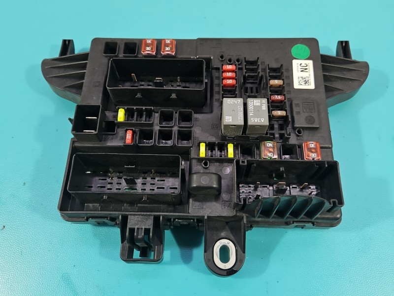 Skrzynka bezpieczników Opel Insignia A 544949969
