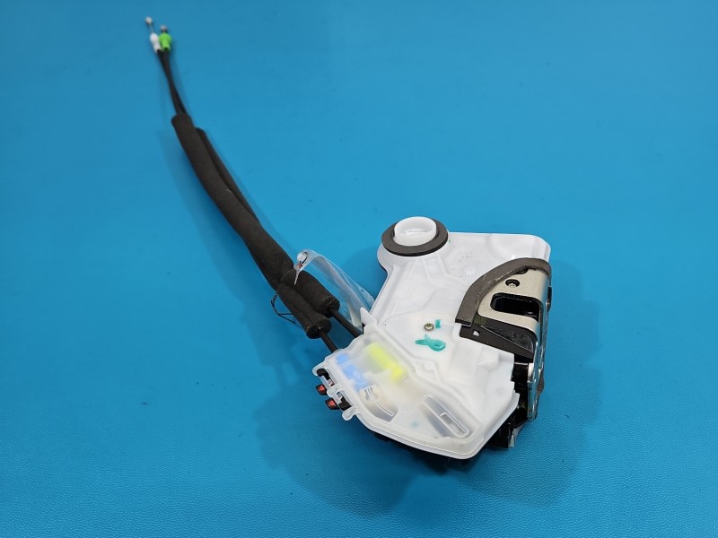 Zamek przód prawy Toyota C-HR I 16-23 EUROPA 4pin.