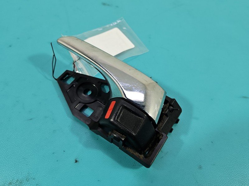 Klamka wewnętrzna przód lewa Toyota Rav4 IV