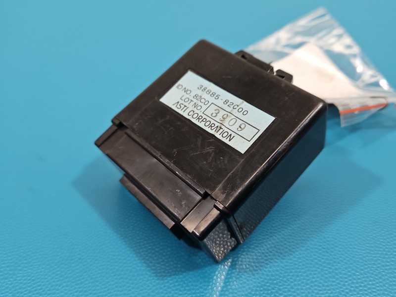 Przekaźnik SUZUKI JIMNY III 38885-82C00