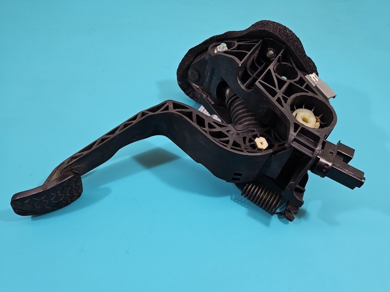 Pedał pedały Ford Transit Courier 14-23 hamulca sprzęgła