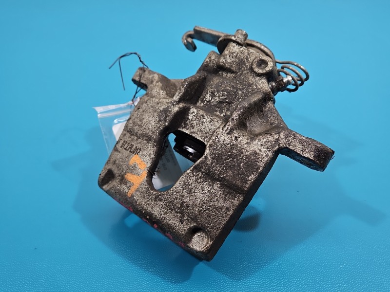 Zacisk tył lewy Renault Master II 2.2 dci HB