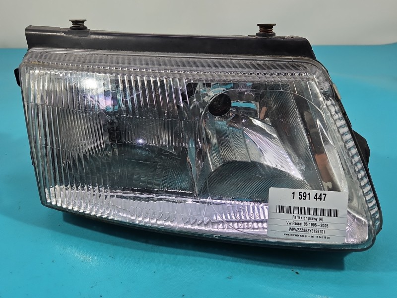 Reflektor prawy lampa przód Vw Passat B5 EUROPA