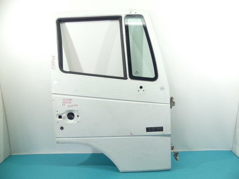 DRZWI PRZÓD PRAWE PASAŻERA Nissan Atleon II 06-13 2d biały