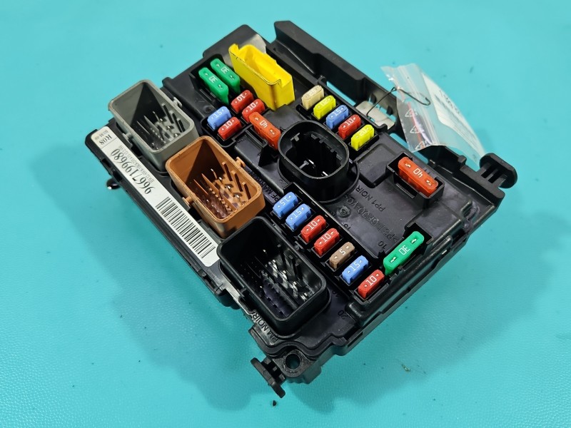 Sterownik moduł BSM Uszkodzona obudowa. Citroen C3 II 09-16 9667199680