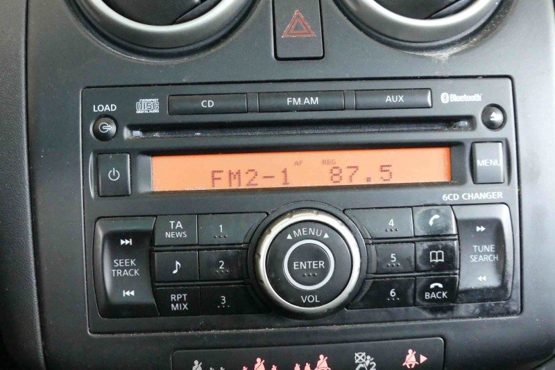 Radio fabryczne Nissan Qashqai I J10 06-13 28184-JD45A radioodtwarzacz