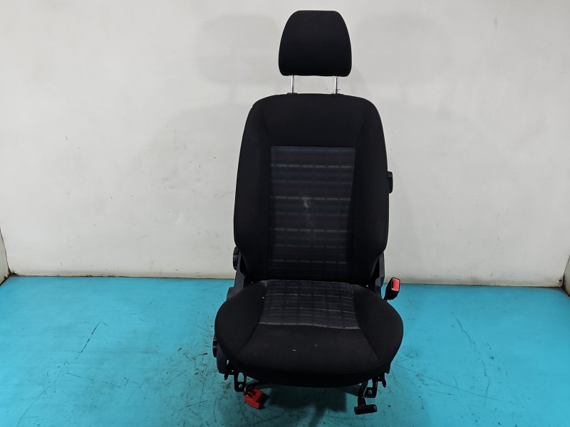 Fotel prawy przód pasażera Mercedes W169 3d EUROPA