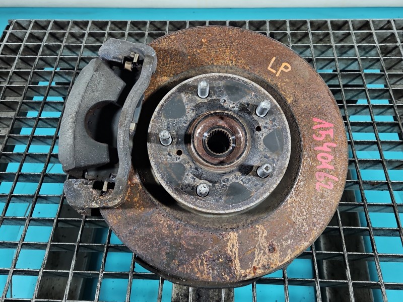 Zwrotnica lewa piasta przód 1.8 hybryda Toyota Auris II