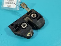 Zamek klapy tył 3A9827505 Vw Passat B4 kombi Uszkodzona obudowa