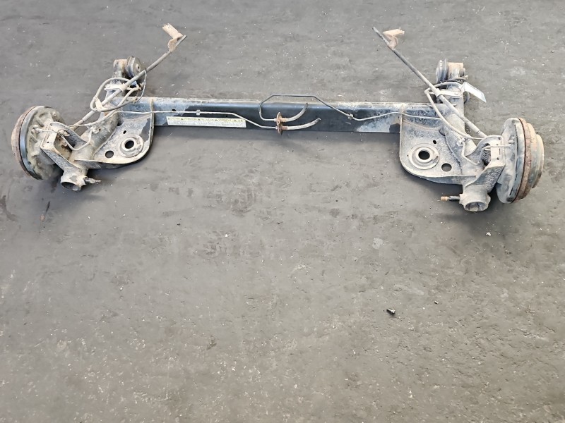 Tylna belka oś tył Suzuki Splash 1.3 DDIS