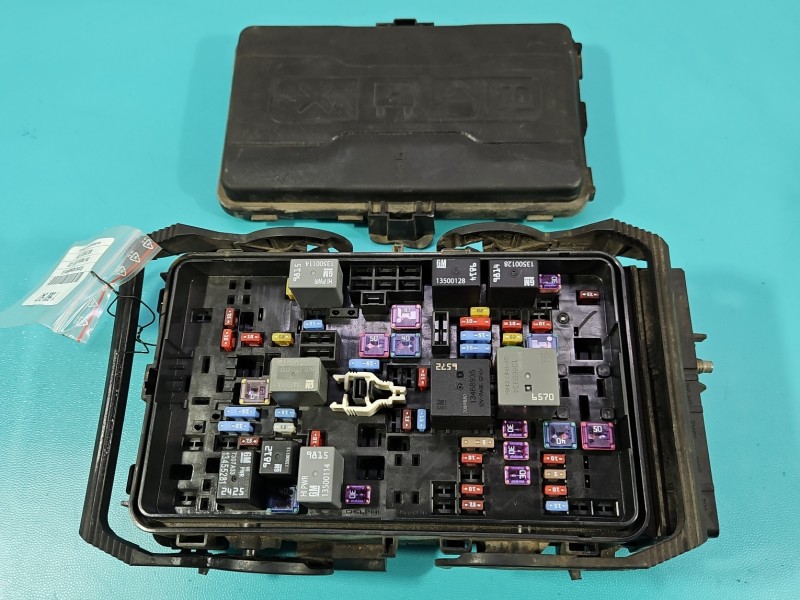 Skrzynka bezpieczników Opel Insignia B 39116633