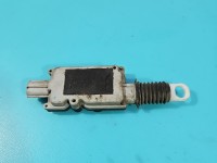 Zamek klapy tył Land rover Freelander I HB brak wtyczki, uszkodzona tuleja stabilizująca siłownik