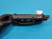 Klamka tył prawa zewnętrzna Audi A4 B9 8W02837812A LX7L
