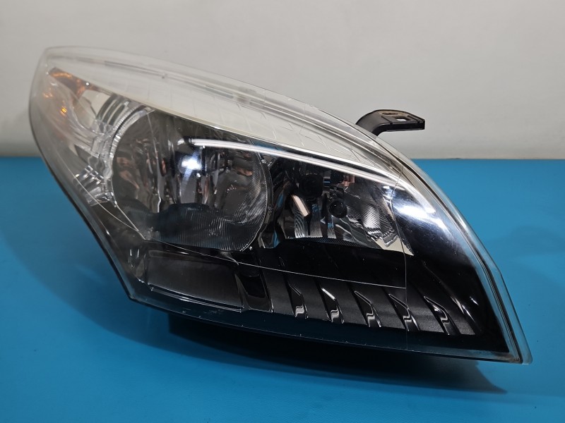 Reflektor prawy lampa przód Renault Megane III EUROPA
