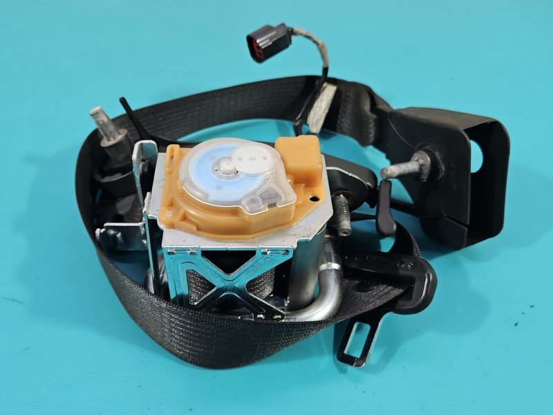 Pas bezpieczeństwa przód prawy pasażera Ford Mustang V 04-14 AR33-63611B08-AEW Pas bezpieczeństwa przód prawy pasażera Ford Mustang V 04-14 AR33-63611B08-AEW